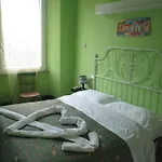25 Rooms B&B